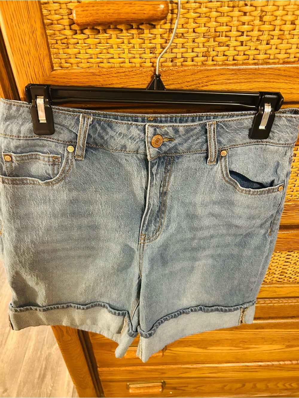 Classic Light Blue Denim Roll-Cuff Women's Shorts